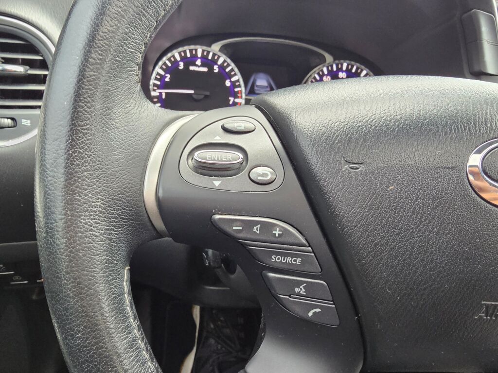 2017 Infiniti QX60 Luxe photo 31