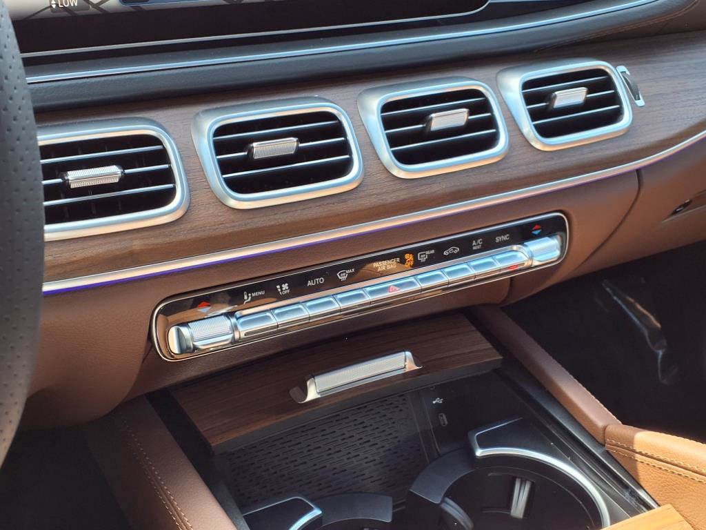 2025 Mercedes Benz GLS 450 4MATIC photo 18