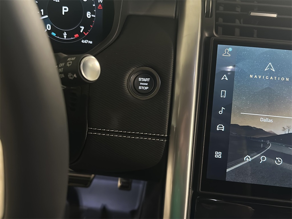 2025 Land Rover Discovery SE photo 18