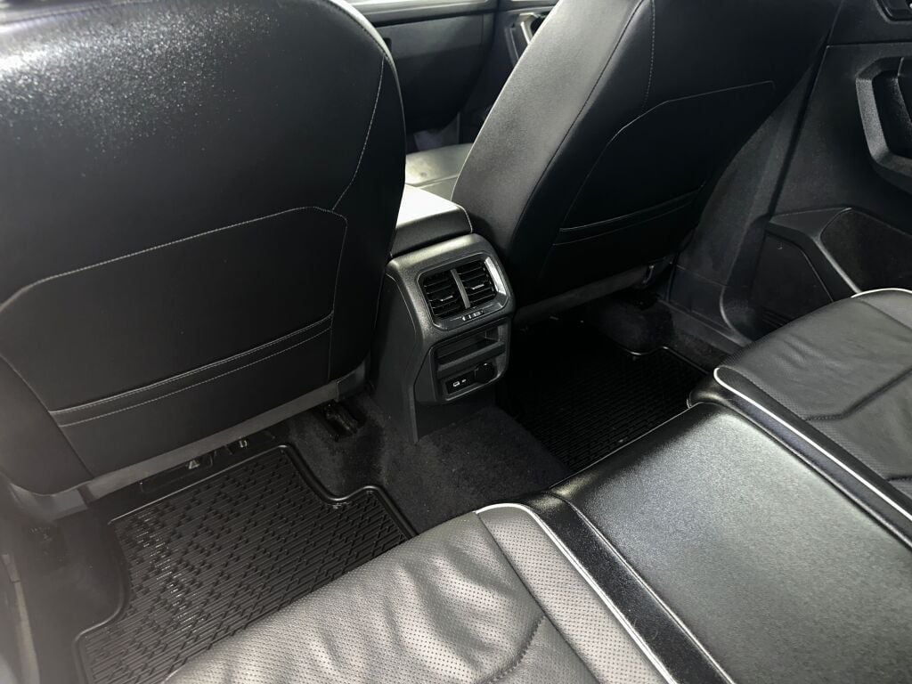 2022 Volkswagen Tiguan SEL Premium R-Line photo 17