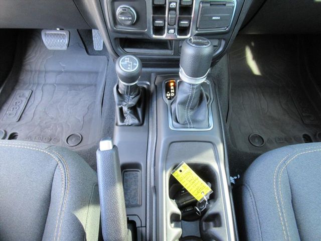 2024 Jeep Gladiator Sport S photo 22