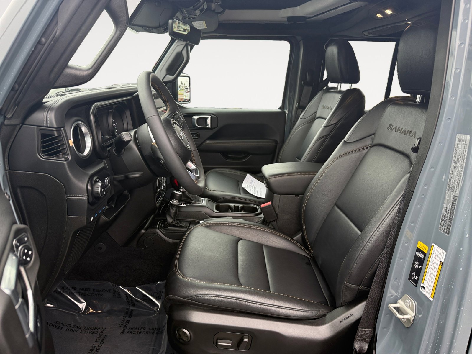 2024 Jeep Wrangler Sahara 4xe photo 10