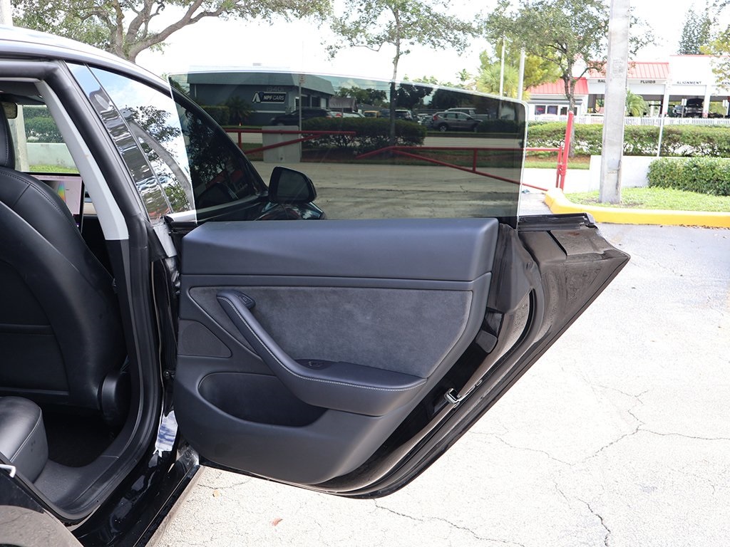 2021 Tesla Model 3 Long Range photo 27