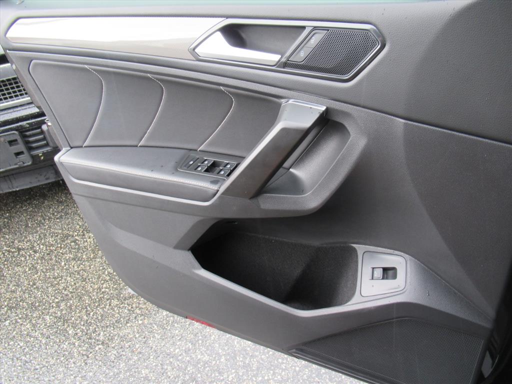 2022 Volkswagen Tiguan SE photo 21