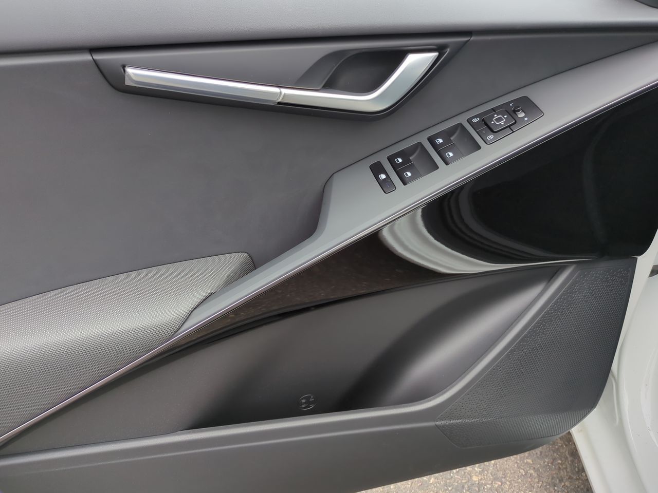 2025 Kia Niro EX photo 17