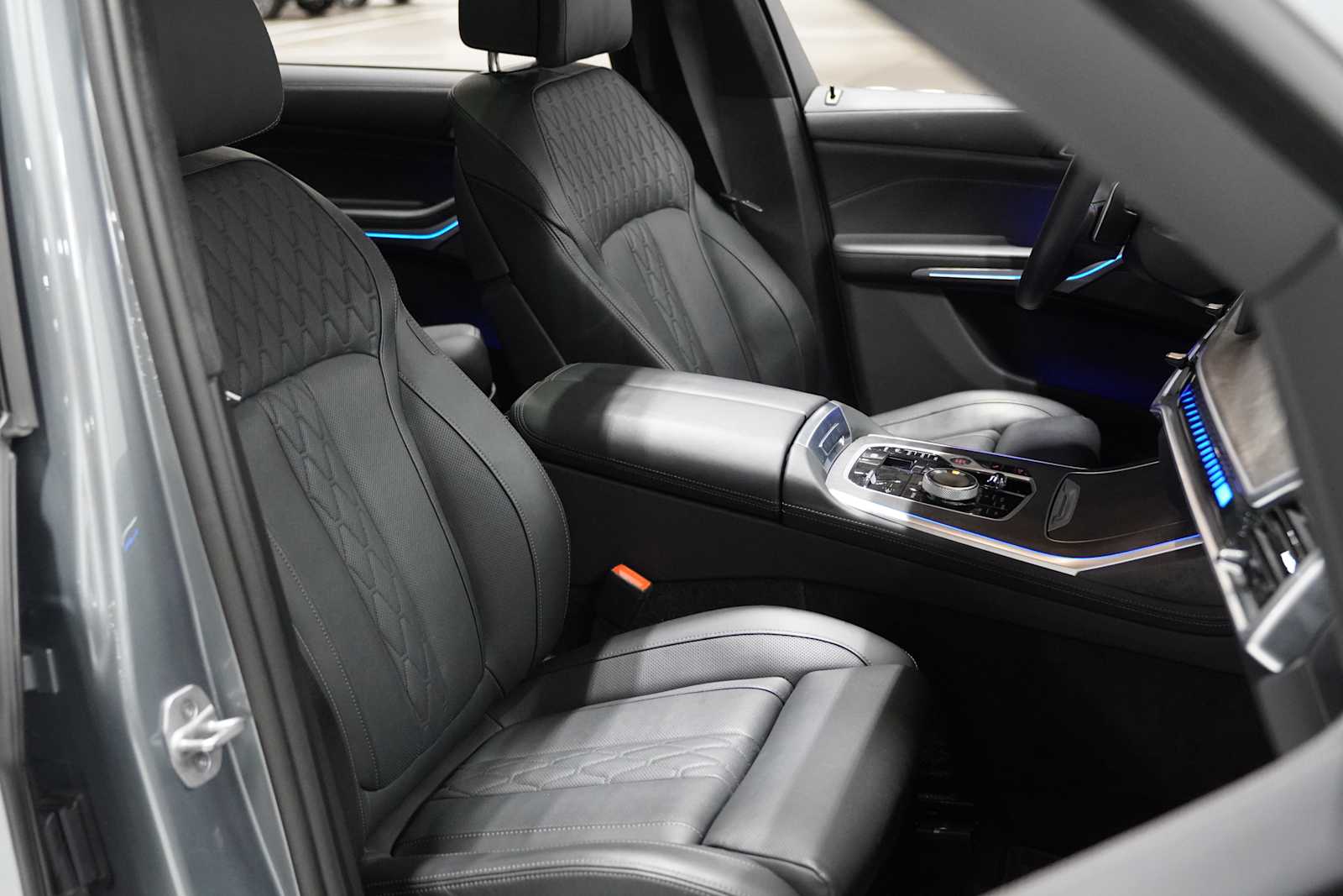 2025 Bmw X7 M60i photo 11