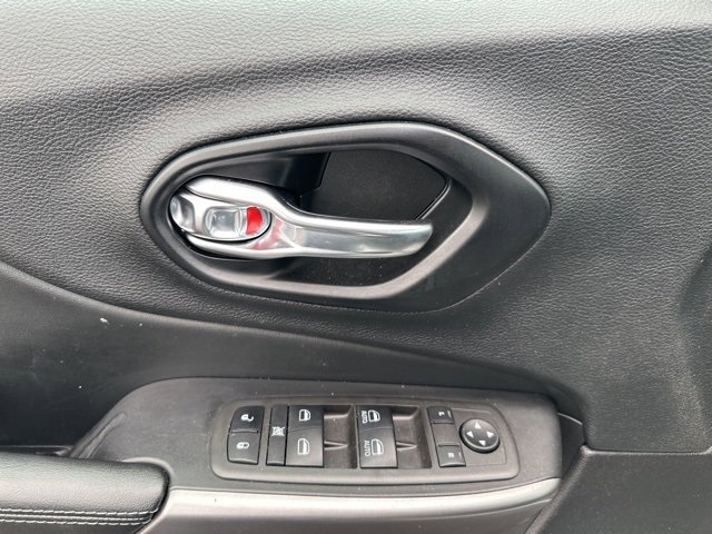 2021 Jeep Cherokee Latitude photo 8