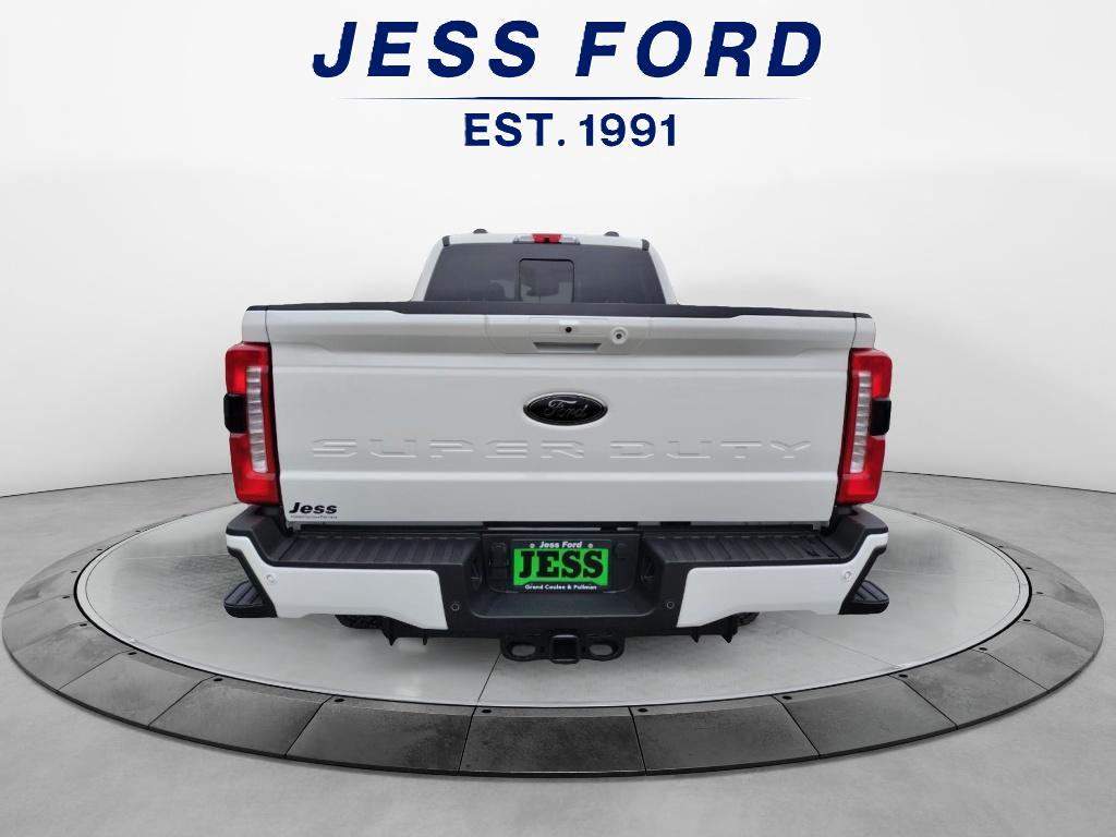 2025 Ford F-350 Lariat photo 4