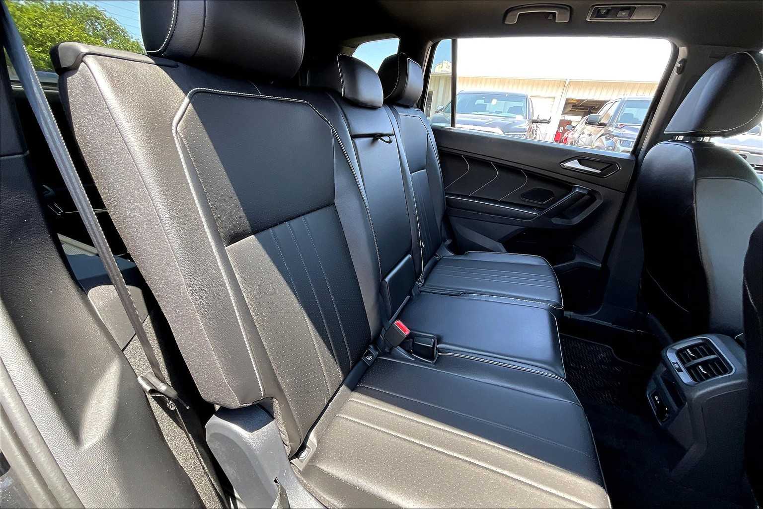 2024 Volkswagen Tiguan SE R-Line Black photo 16