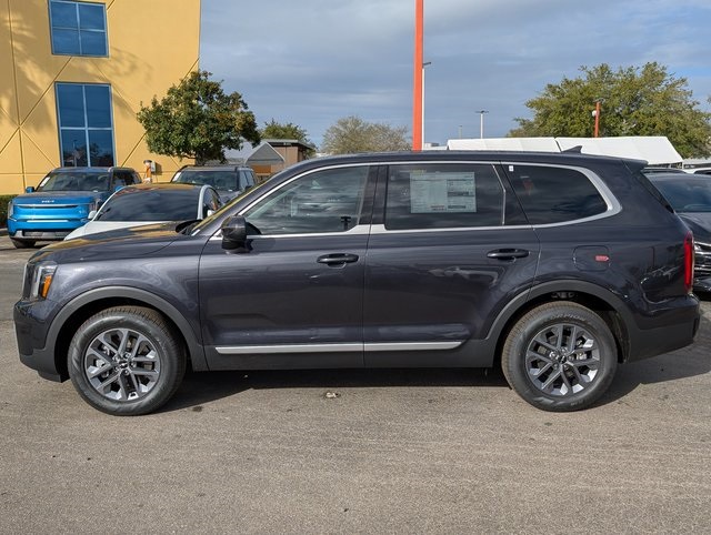 2025 Kia Telluride LX photo 2