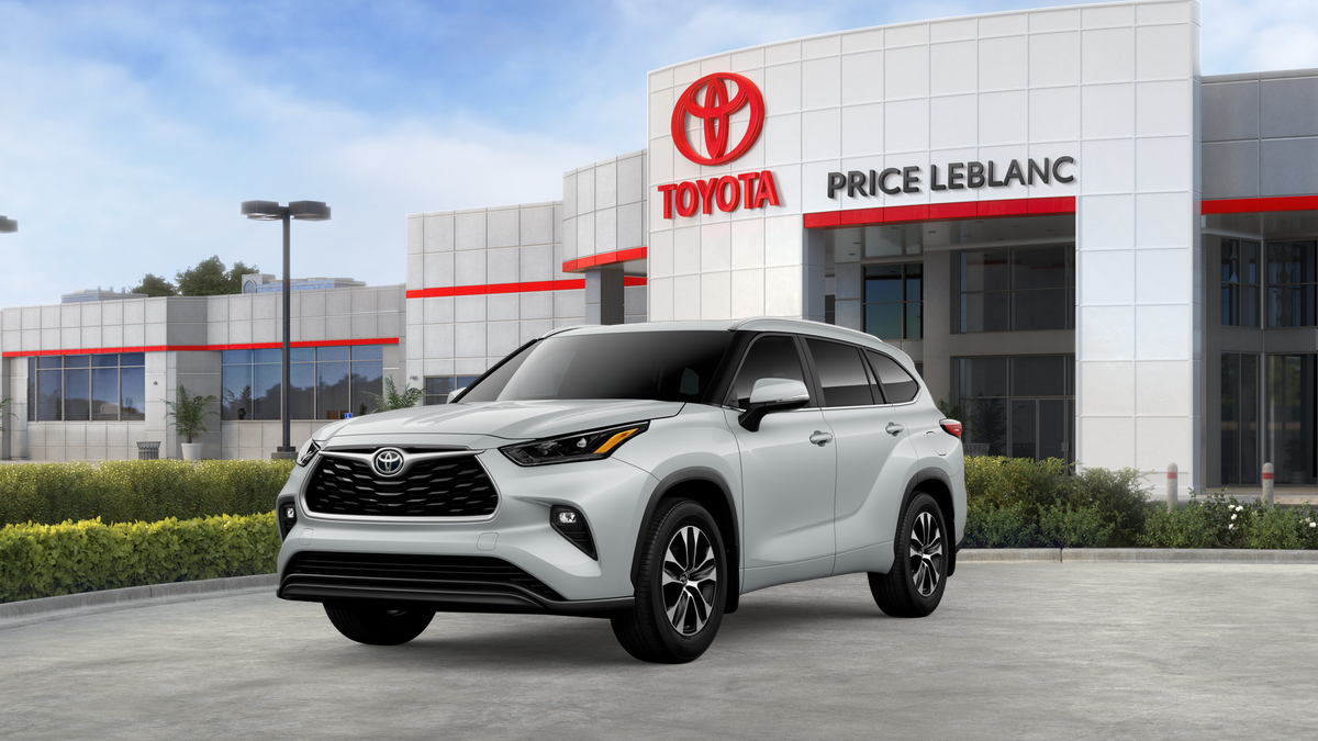 2026 Toyota Highlander XLE's photo