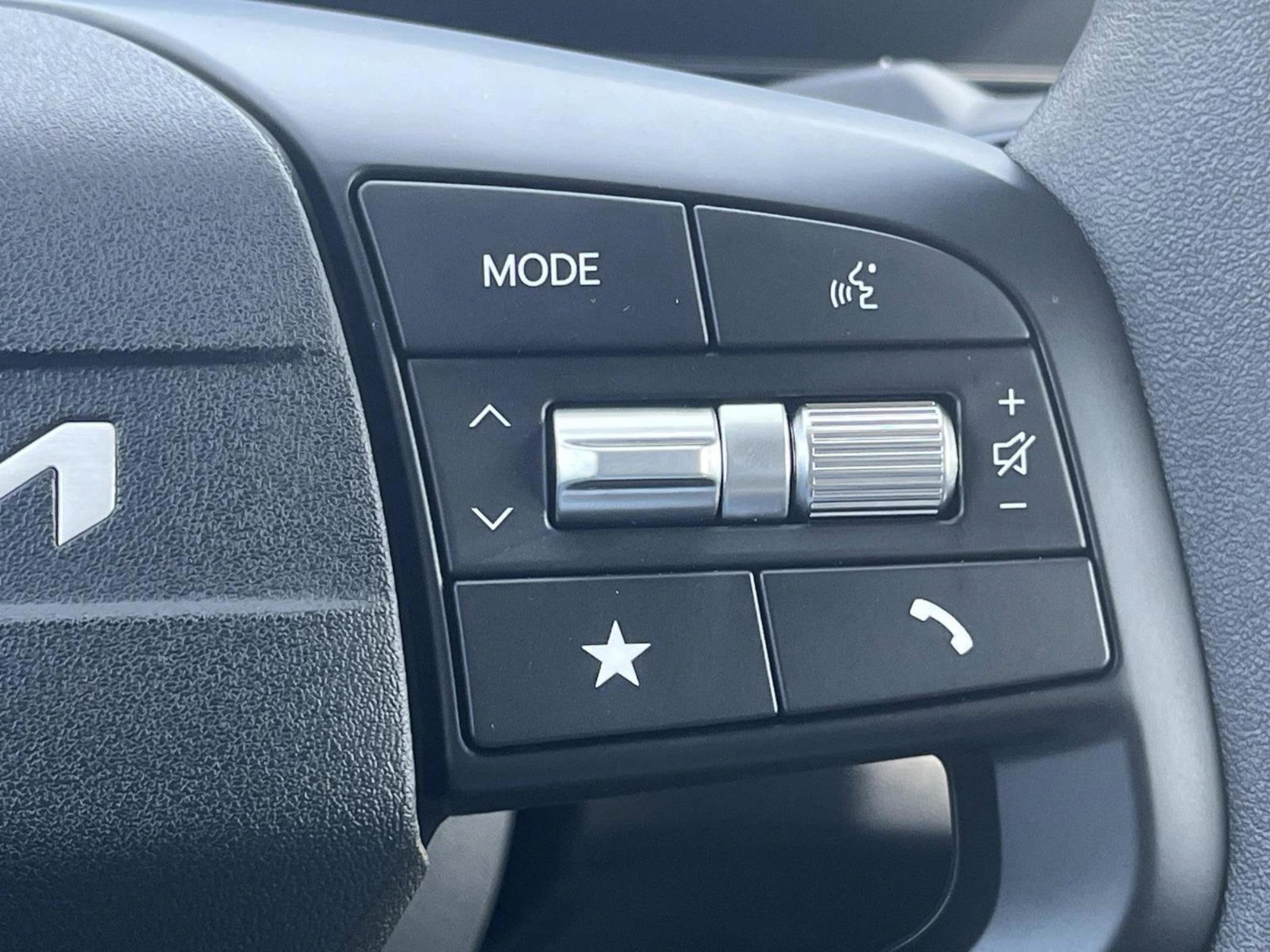 2025 Kia K4 LXS photo 26