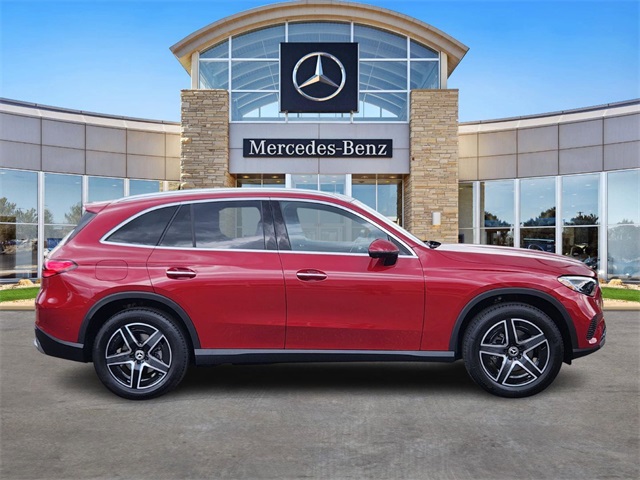 2026 Mercedes Benz GLC 300 4MATIC photo 4