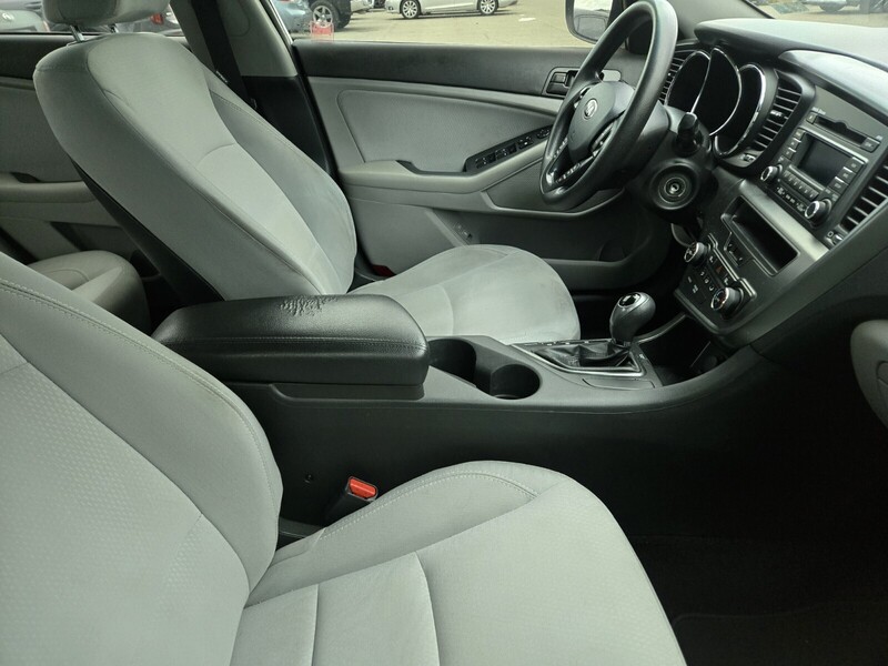 2013 Kia Optima LX photo 3