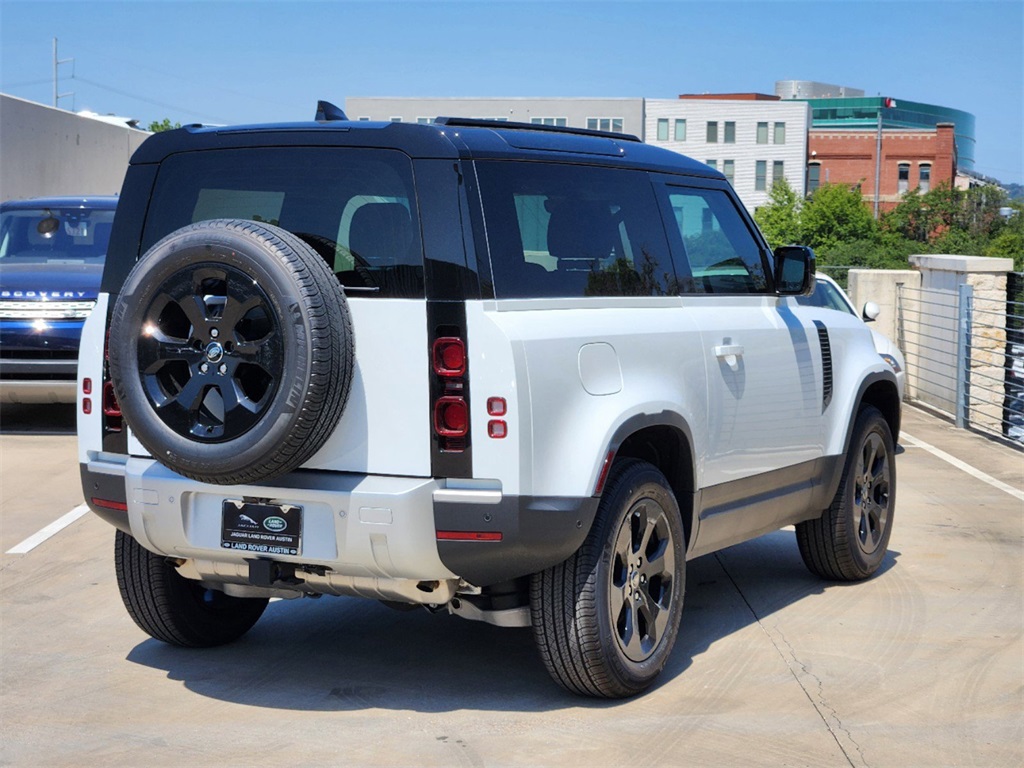 2024 Land Rover Defender 90 S photo 4
