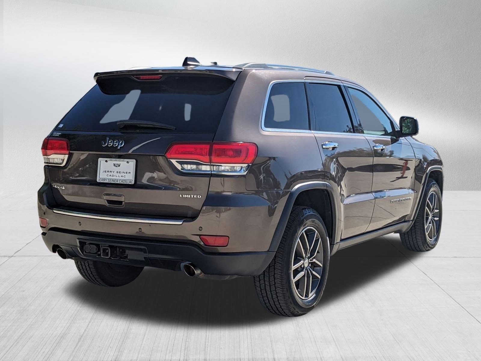 2017 Jeep Grand Cherokee Limited photo 4