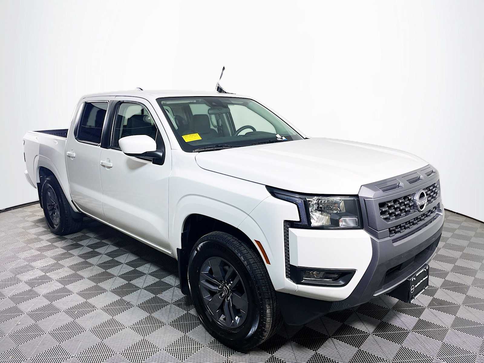 2025 Nissan Frontier SV photo 3