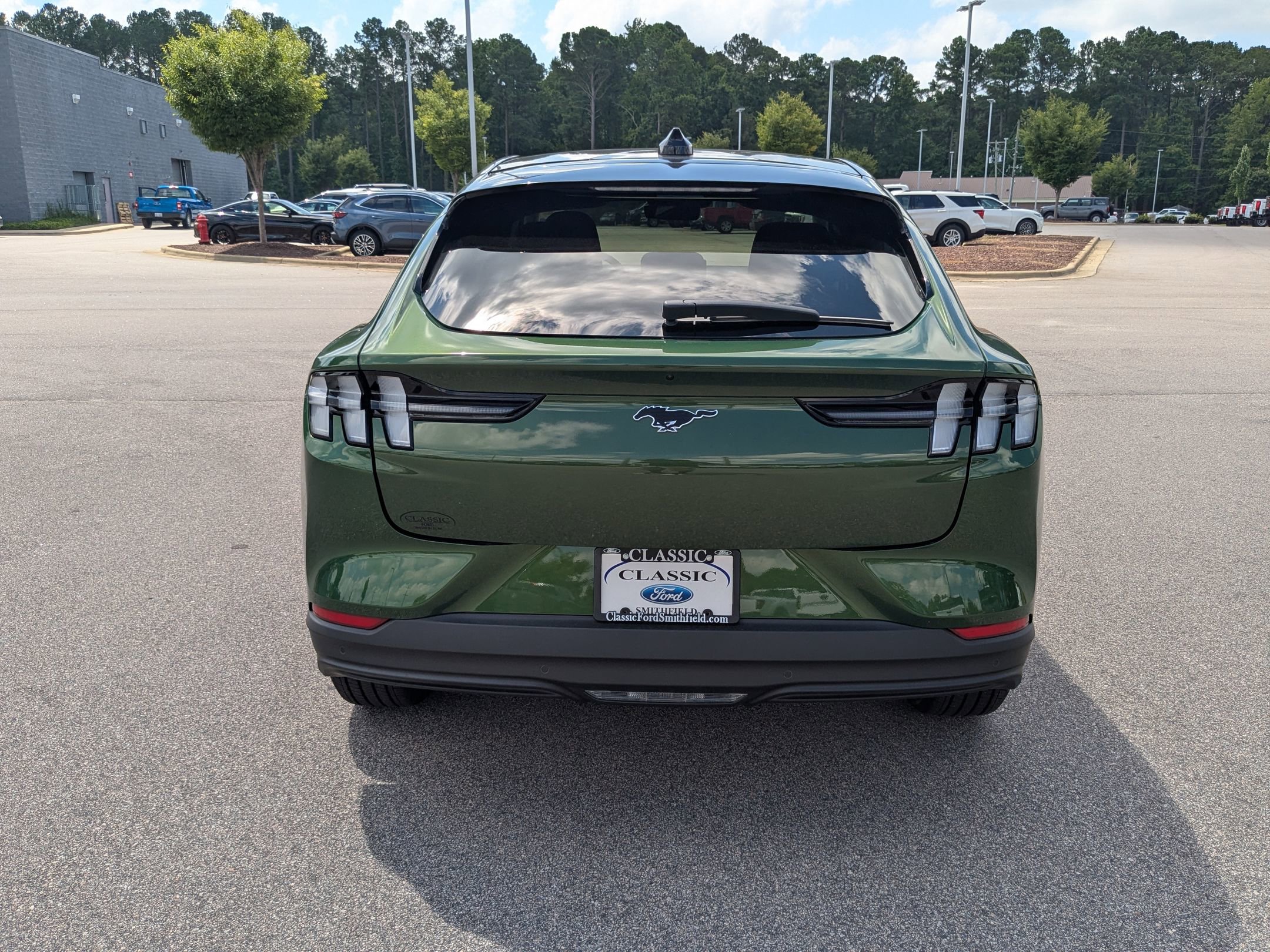 2025 Ford Mustang Mach-E Premium photo 8
