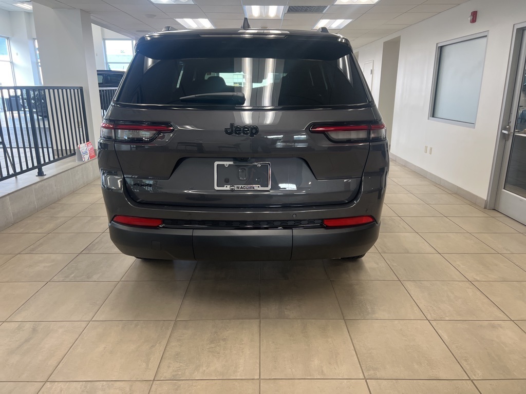 2025 Jeep Grand Cherokee Altitude X photo 2