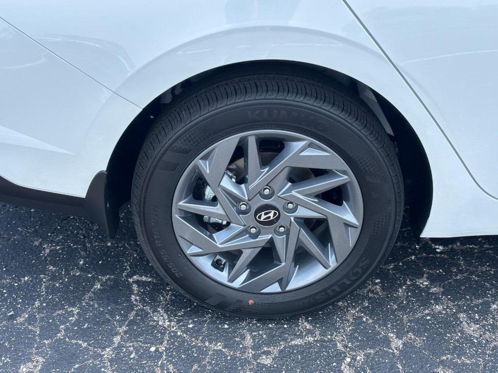 2025 Hyundai Elantra Hybrid Blue photo 4