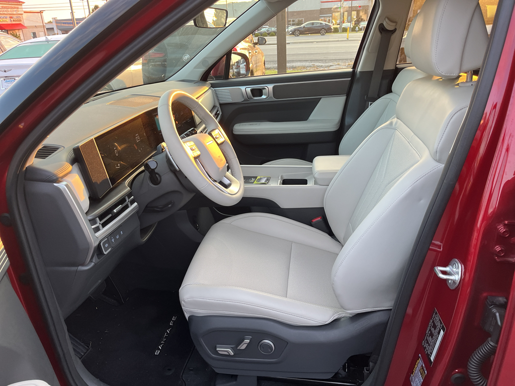 2025 Hyundai Santa Fe SEL photo 3