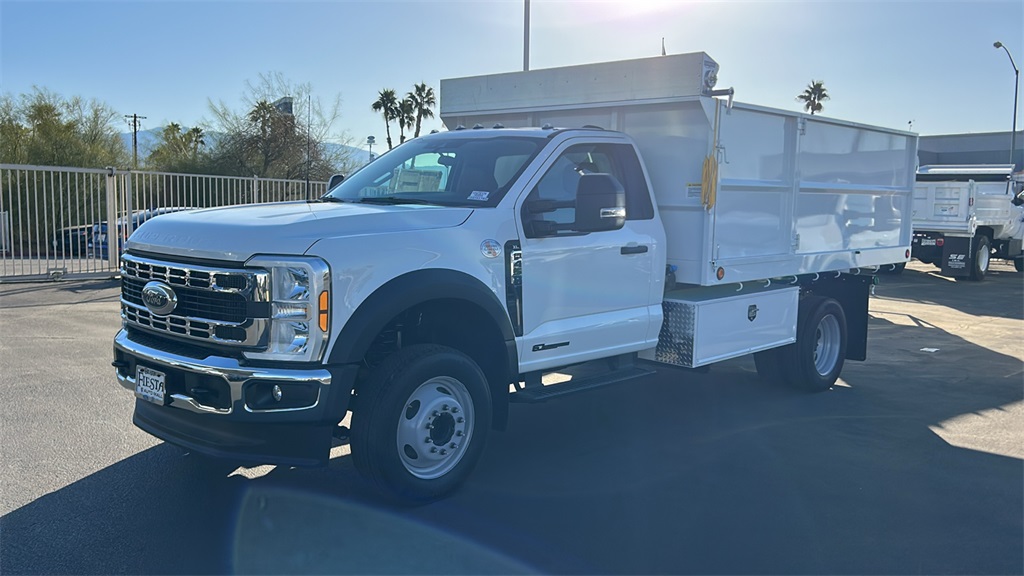 2024 Ford F-450 Super Duty Chassis Cab XL's photo