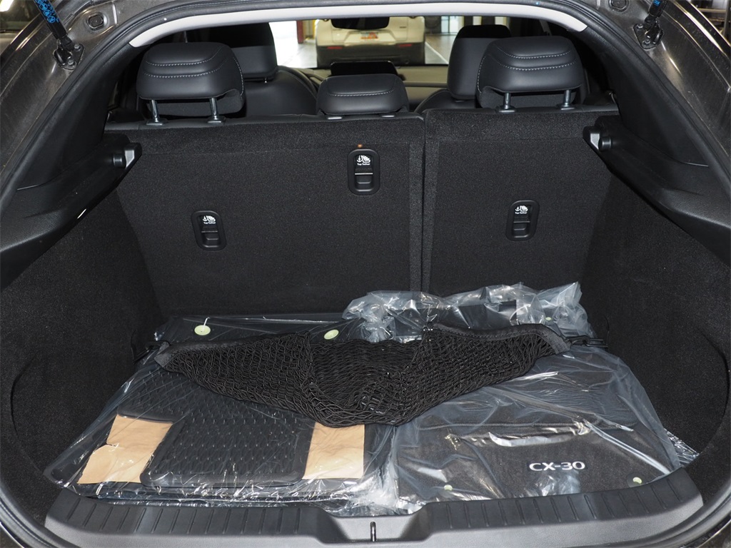 2025 Mazda CX-30 2.5 S Preferred photo 3
