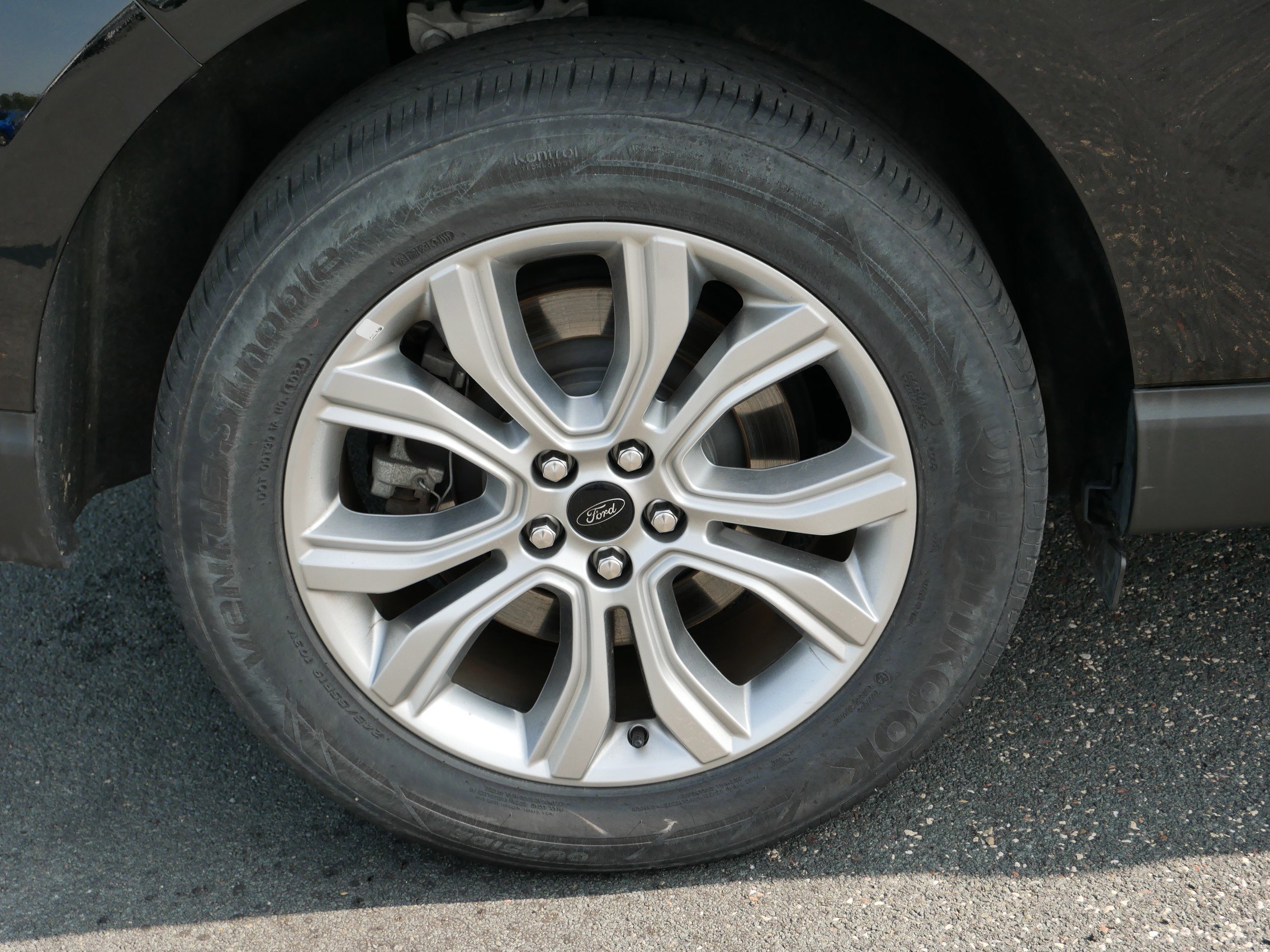 2024 Ford Edge Titanium photo 9