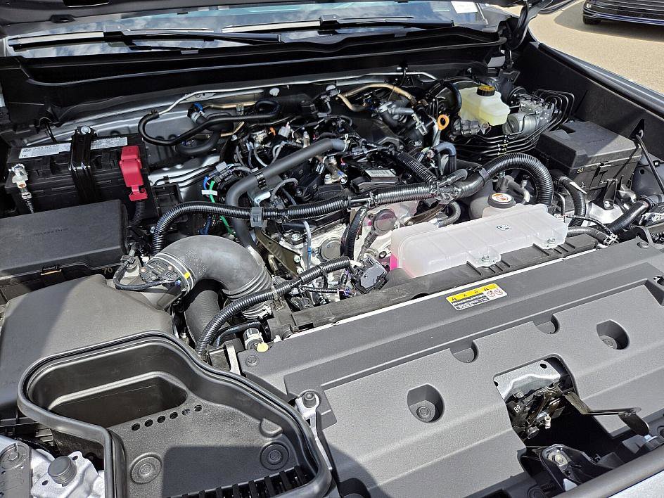 2025 Toyota Tacoma SR5 photo 18
