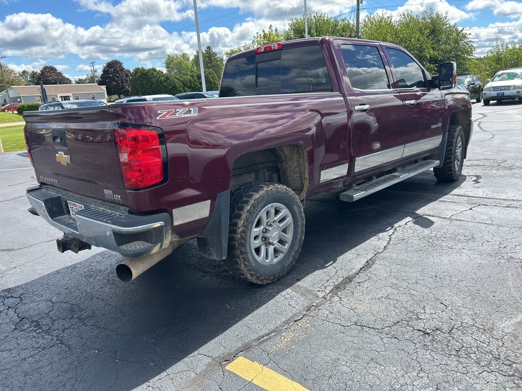 2017 Chevrolet Silverado 3500HD LTZ photo 5