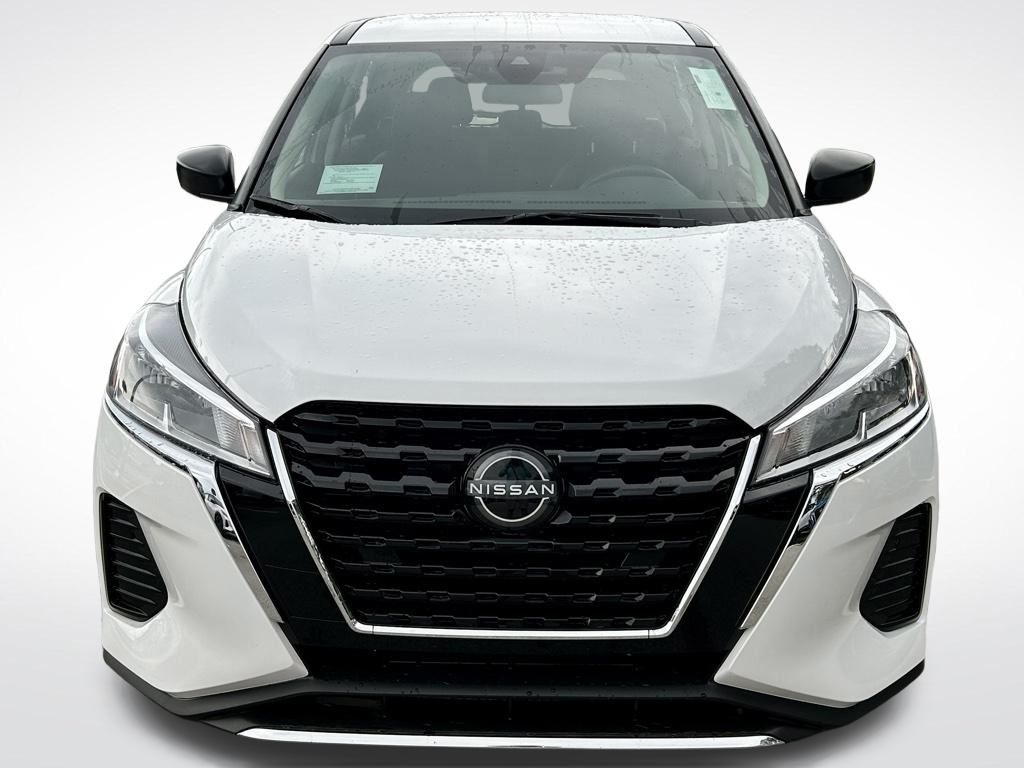 2024 Nissan Kicks S photo 9
