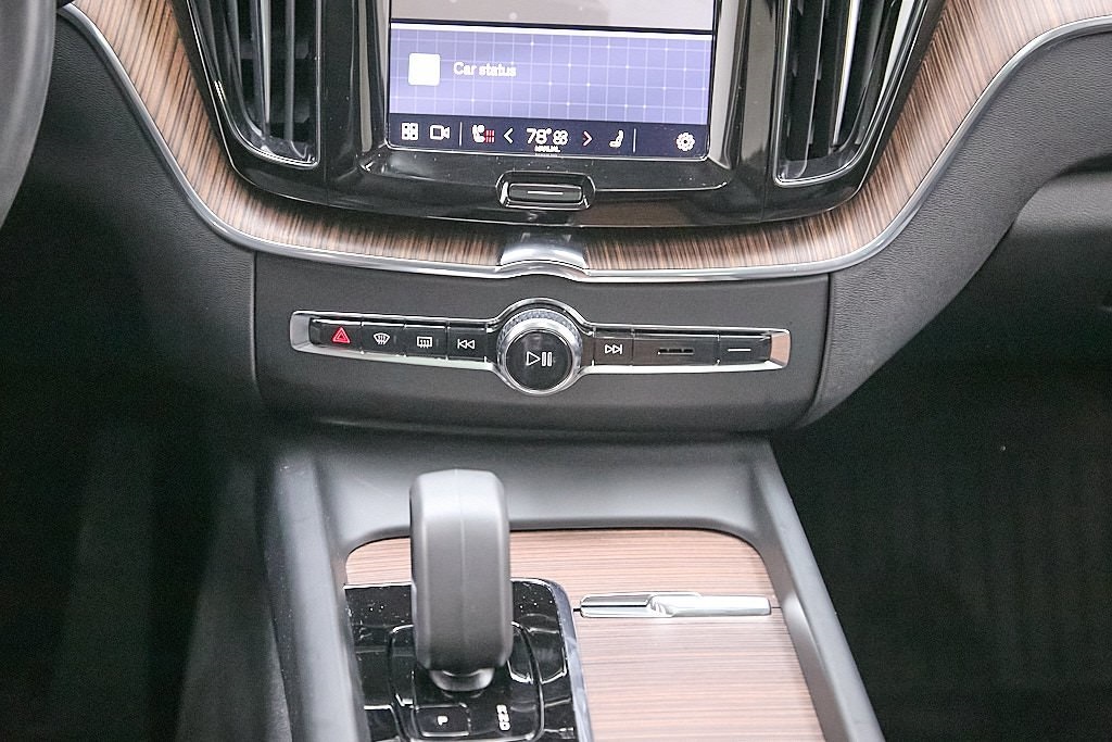 2024 VOLVO XC60 - Image 29