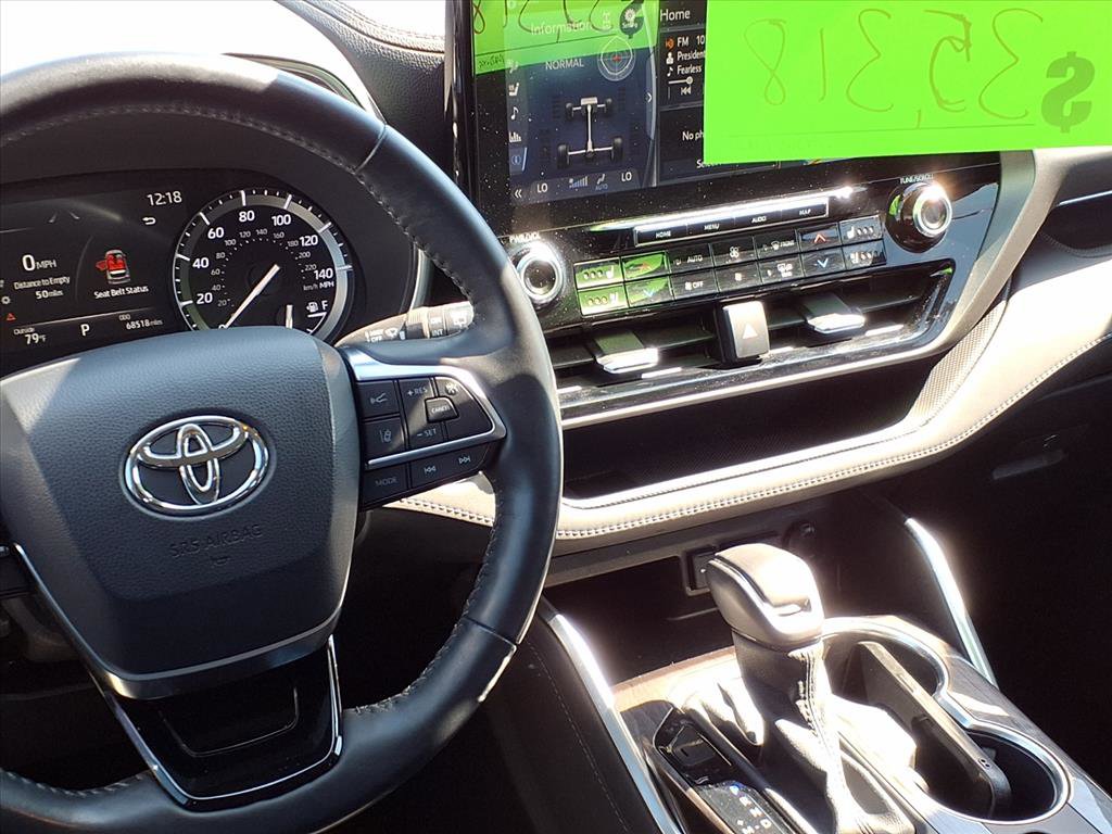 2021 Toyota Highlander Limited photo 4