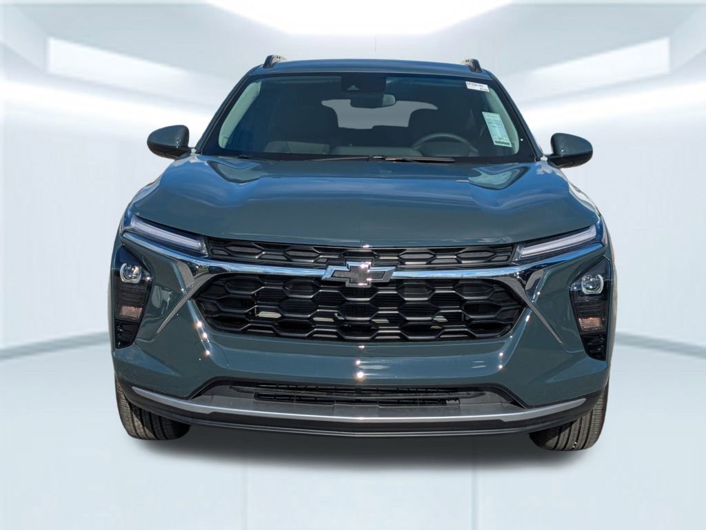 2025 Chevrolet Trax LT photo 8