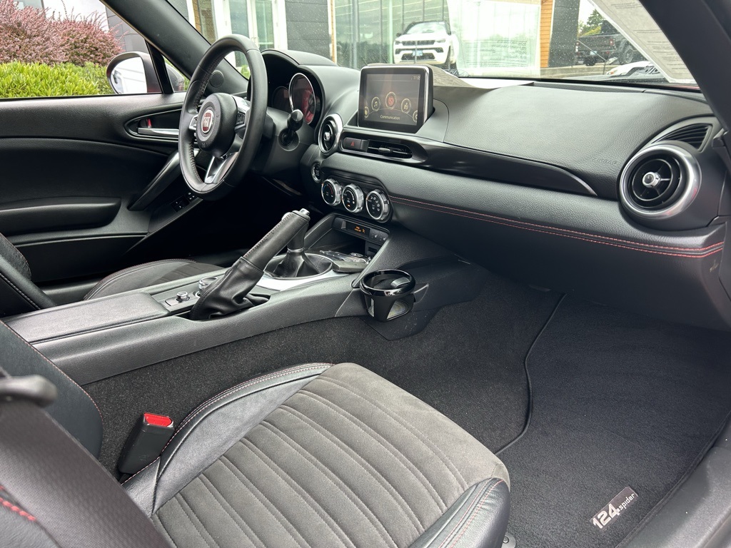 2017 Fiat 124 Spider Abarth photo 20