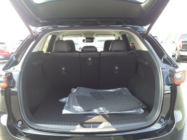 2025 Mazda CX-5 2.5 S Preferred photo 17