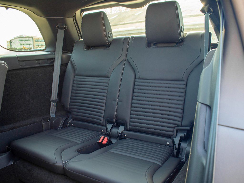 2024 Land Rover Discovery SE photo 31