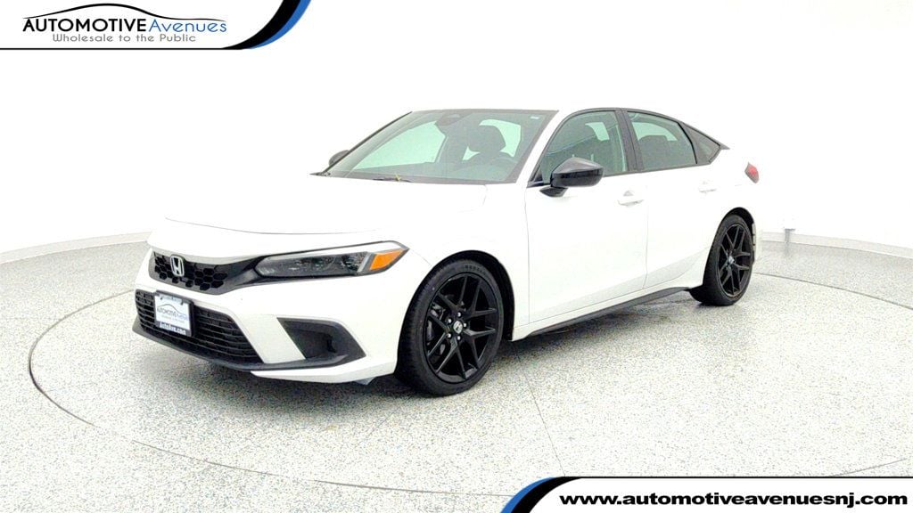 2024 Honda Civic Hatchback Sport's photo