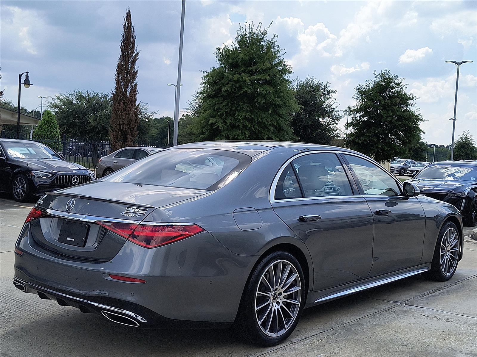 2025 Mercedes Benz S 580 4MATIC photo 4