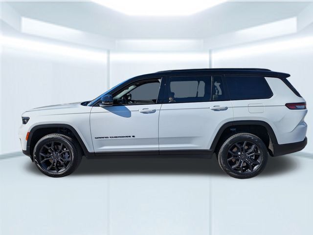 2025 Jeep Grand Cherokee Limited photo 2