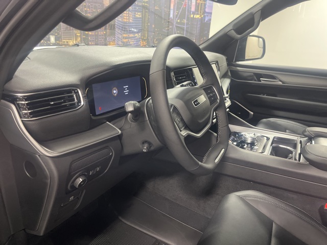 2025 Jeep Wagoneer Overland Series II photo 6