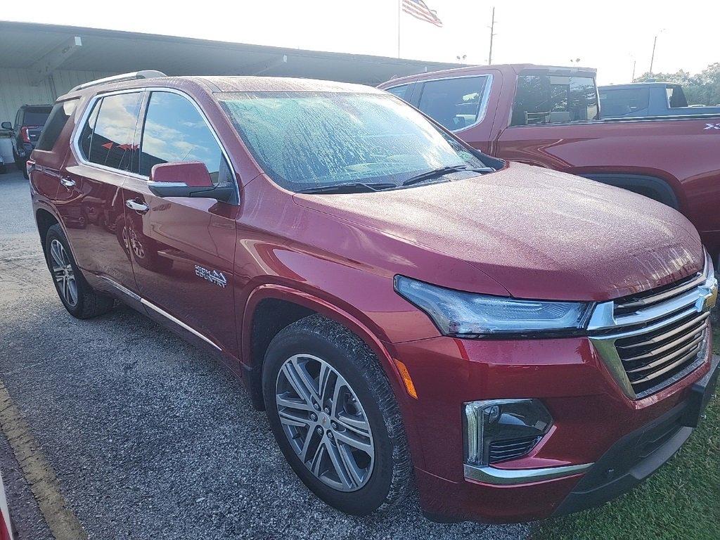 2023 Chevrolet Traverse High Country photo 2