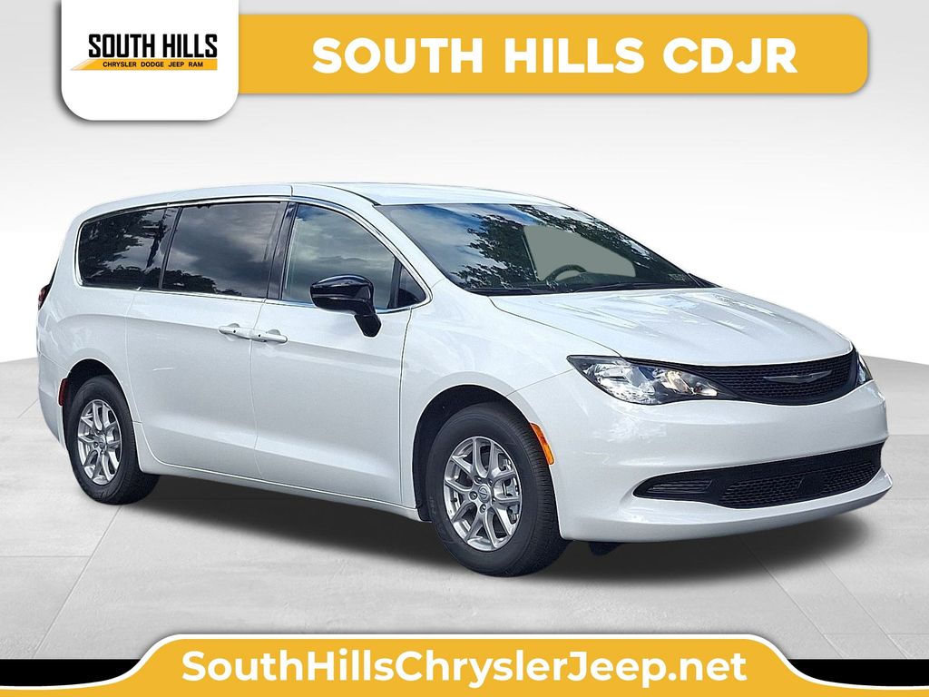 2026 Chrysler Voyager LX's photo