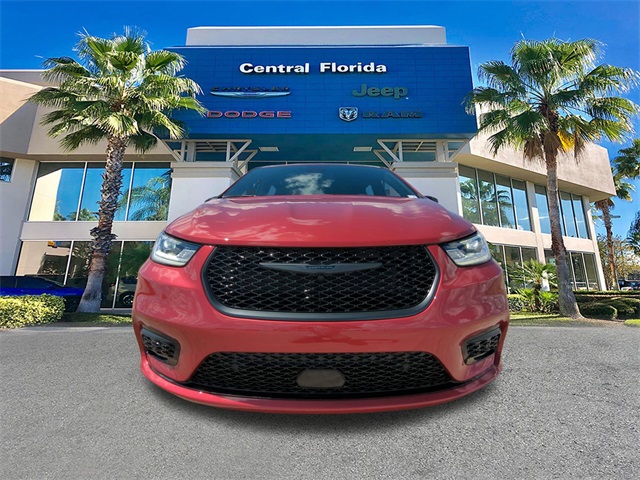 2026 Chrysler Pacifica Limited photo 2