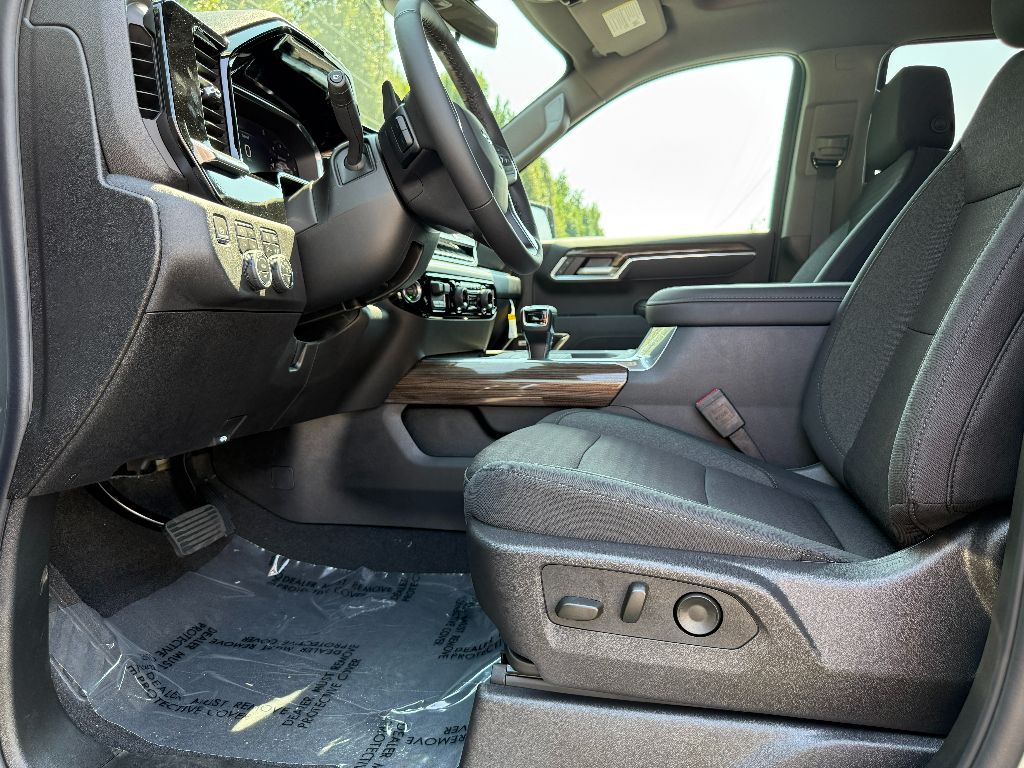 2026 Chevrolet Silverado 1500 RST photo 17