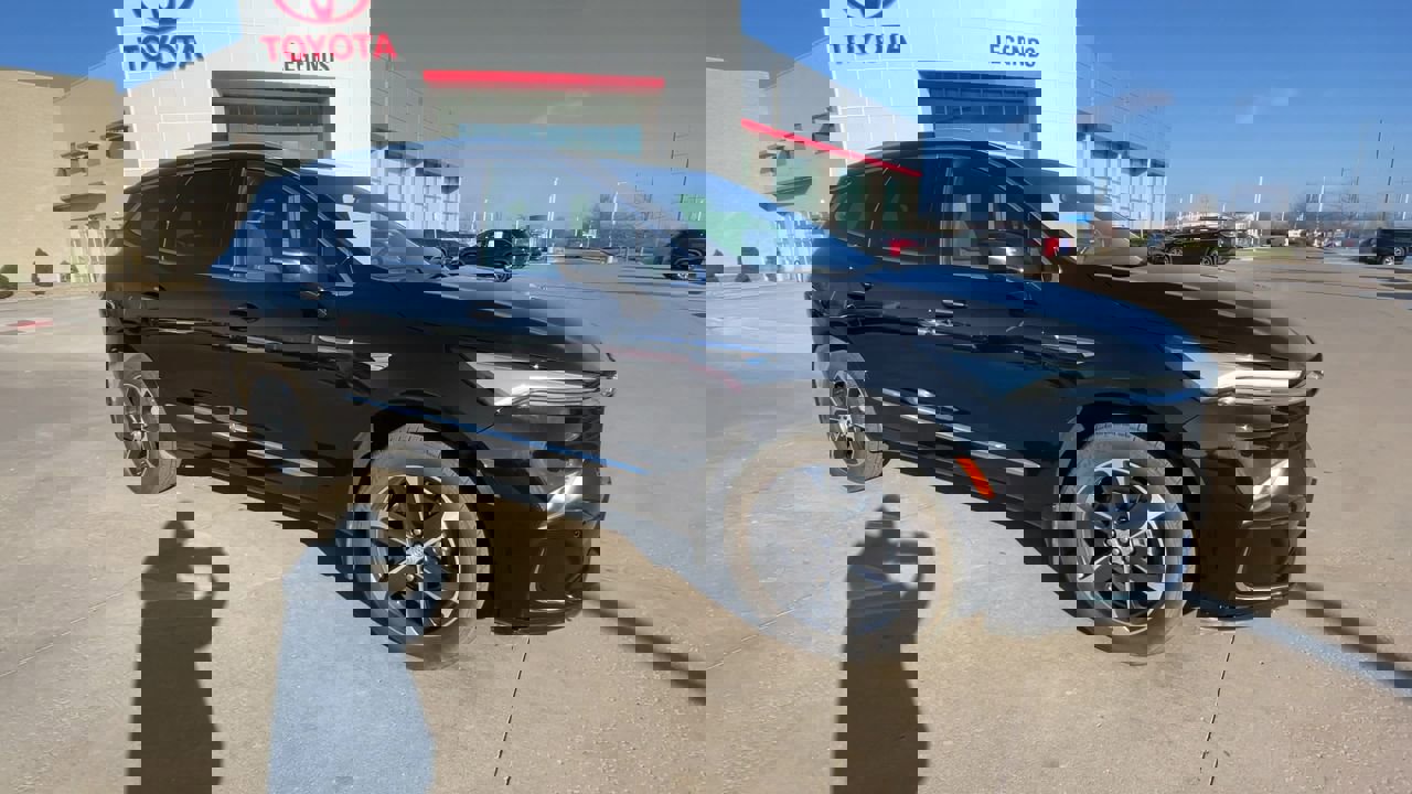 Used 2022 Buick Enclave Essence with VIN 5GAEVAKW6NJ136151 for sale in Kansas City