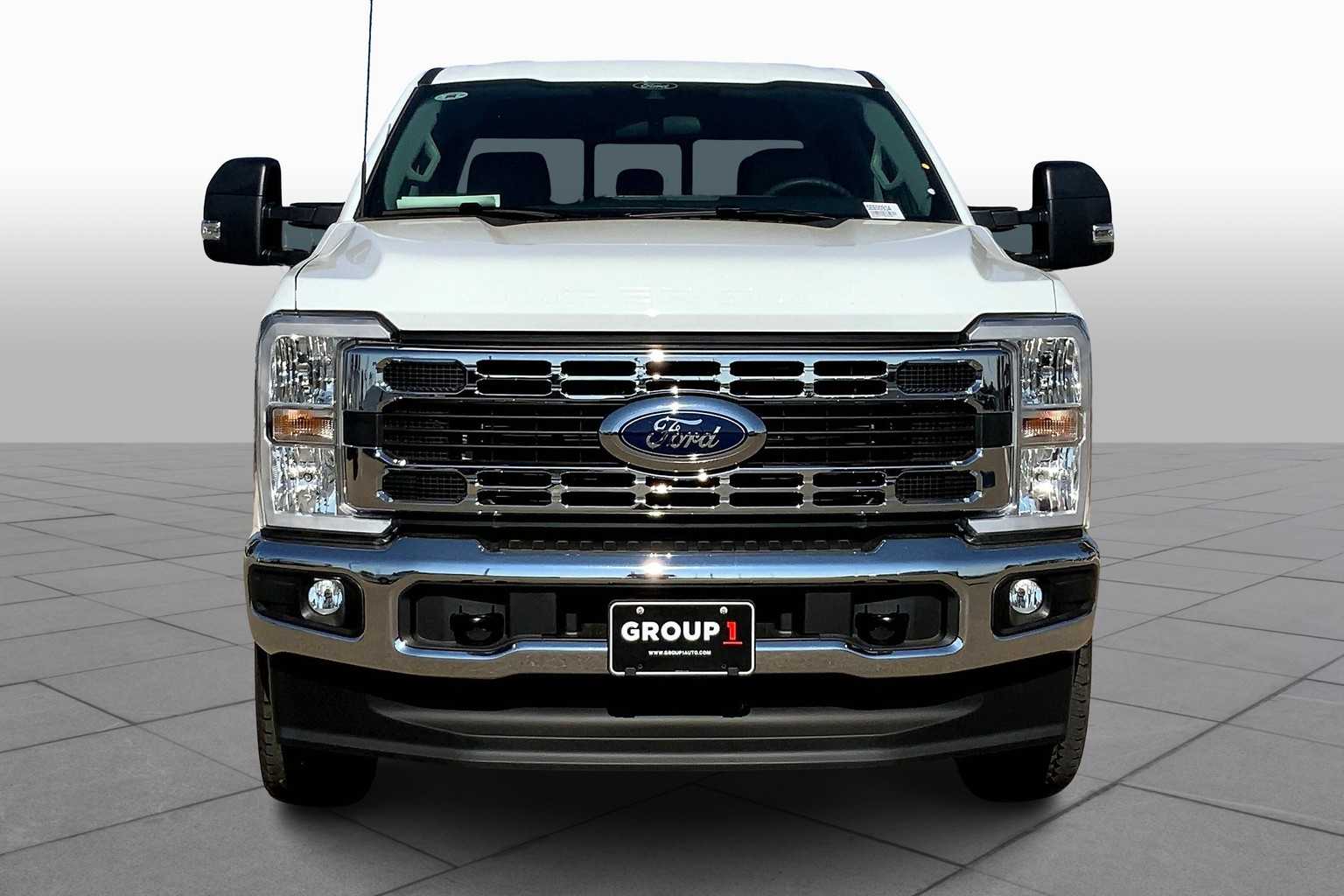 2025 Ford F-250 XLT photo 3