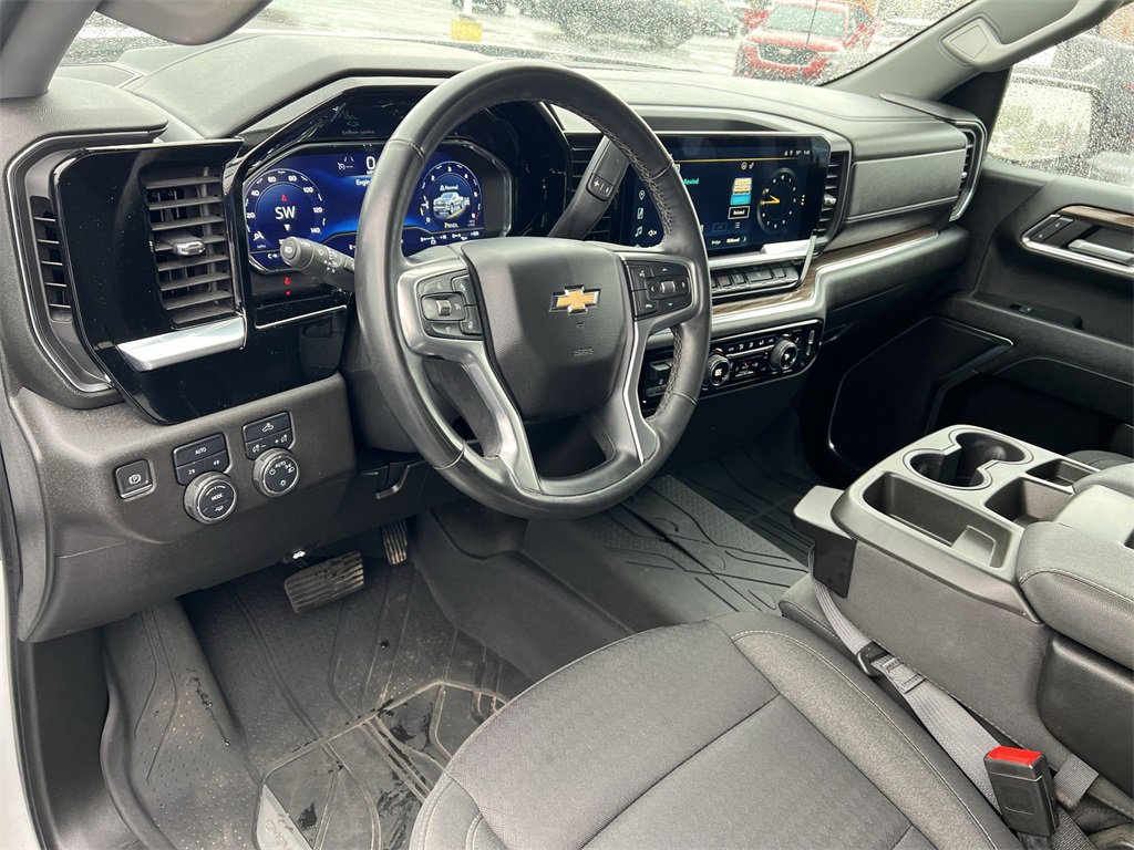 2023 Chevrolet Silverado 1500 LT photo 10
