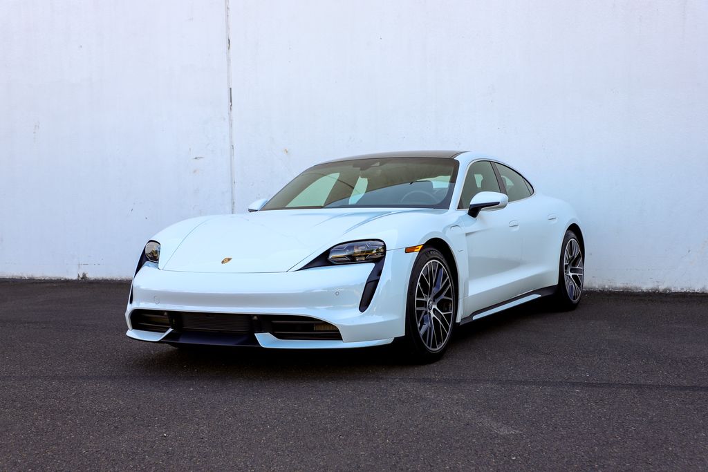 2020 Porsche Taycan Turbo photo 5