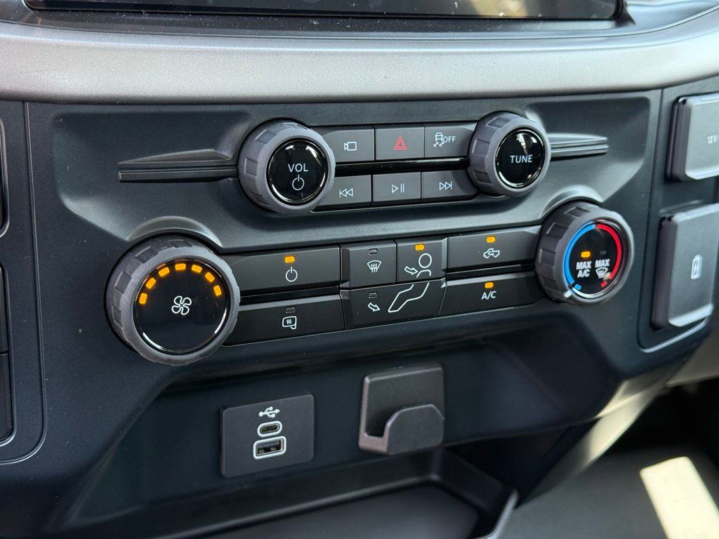 2025 Ford F-150 XL photo 11